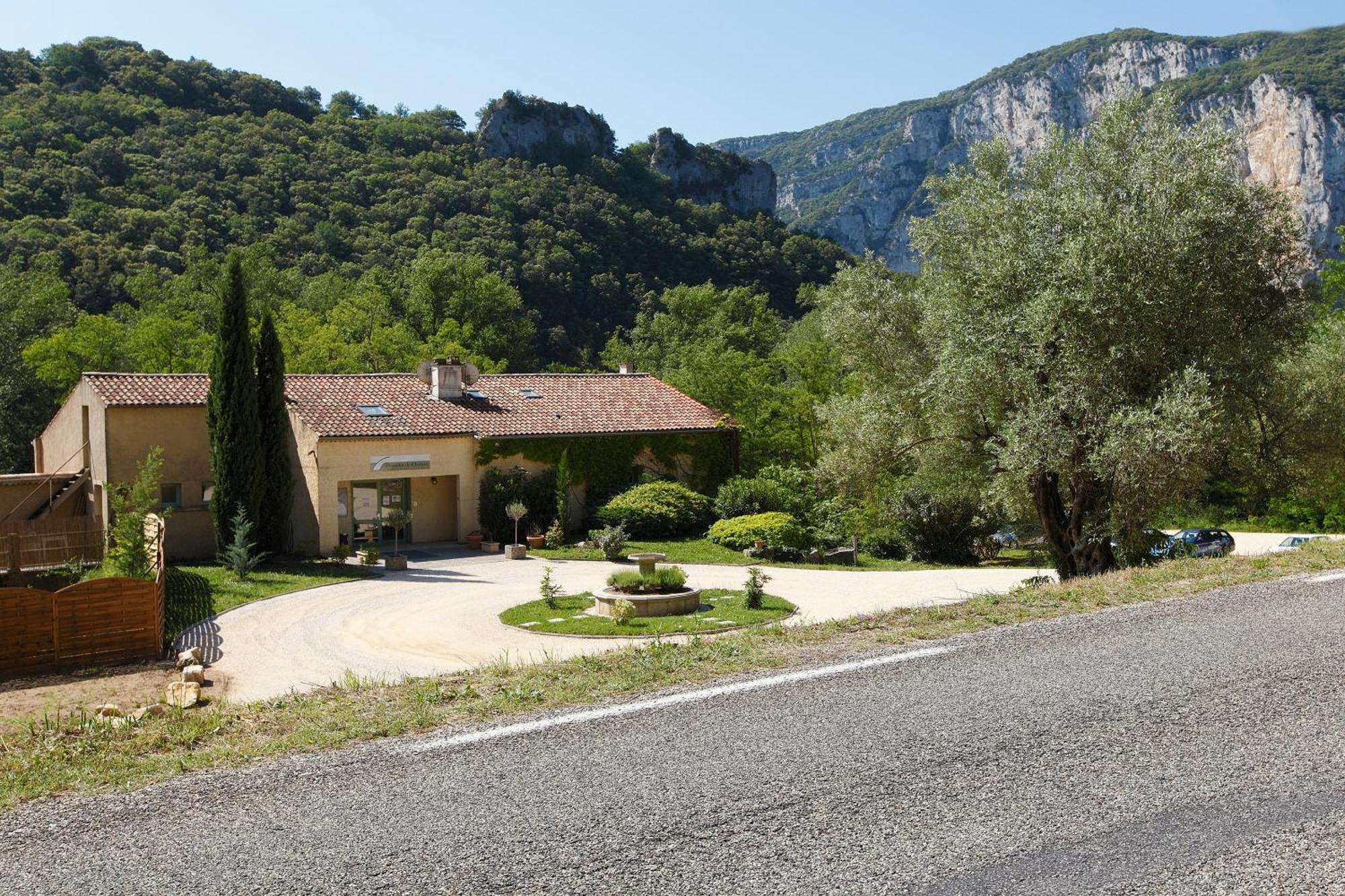 Vacancéole - Le Domaine de Chames - Pont d'Arc Vallon-Pont-dʼArc Exterior foto